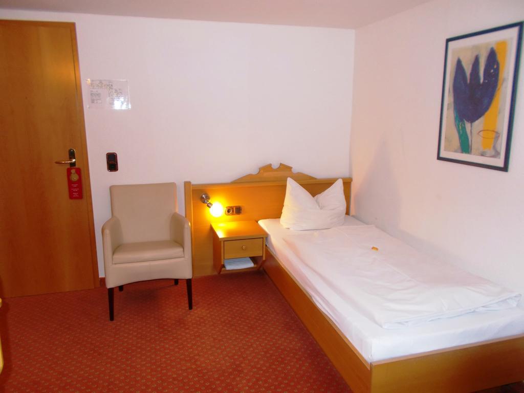 Monteurzimmer Thalfried ルーラ 部屋 写真